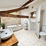 Rural 3 Bedroom With Swimming Pool Holiday home