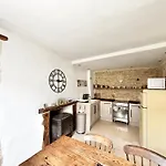 Rural 3 Bedroom With Swimming Pool Holiday home Raix