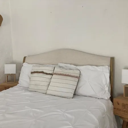 Rural 3 Bedroom With Swimming Pool * Raix