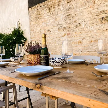 Tatil Evi Rural 3 Bedroom With Swimming Pool Raix