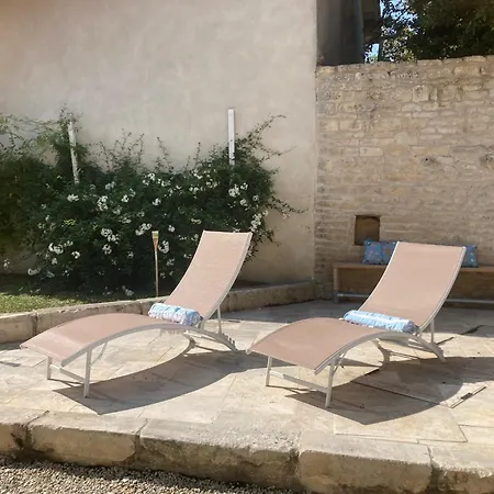 Rural 3 Bedroom With Swimming Pool Raix