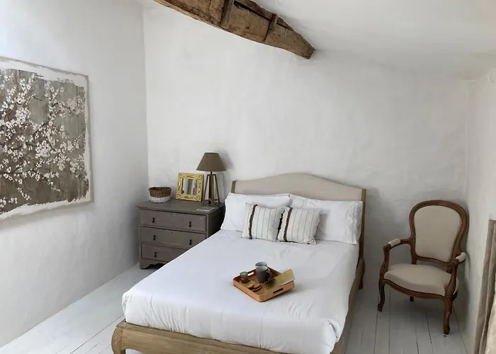 Rural 3 Bedroom With Swimming Pool Raix