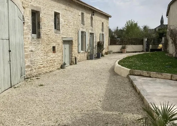 Ferienhaus Rural 3 Bedroom With Swimming Pool